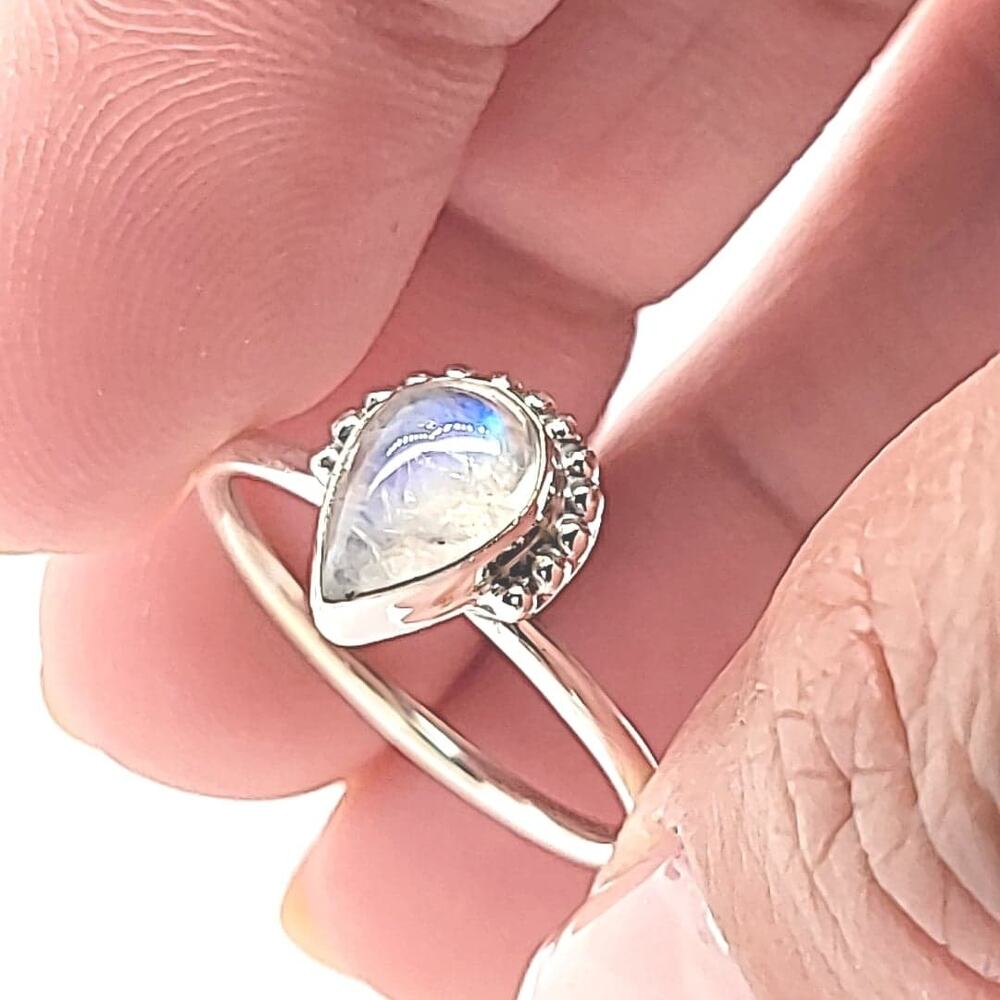 Minimalistic Rainbow Moonstone 925 Sterling Silver Ring